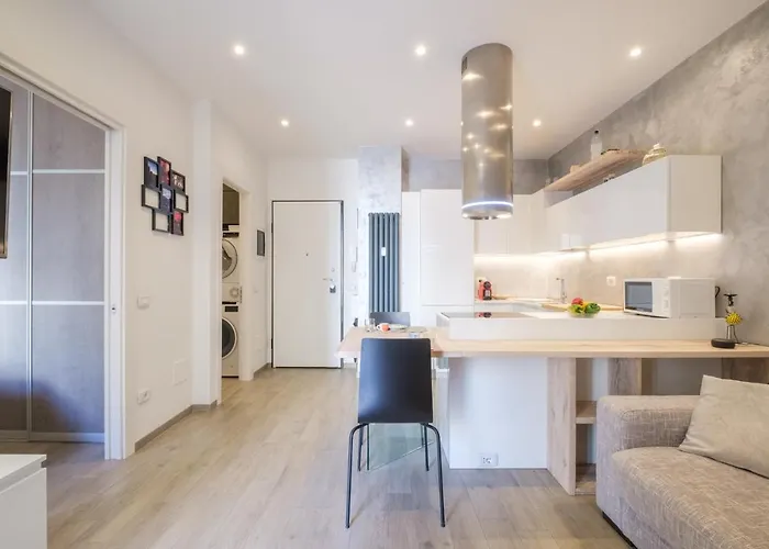 Cairoli 9 By Bologna