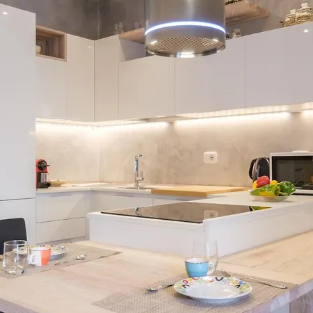 Cairoli 9 By * Bologna