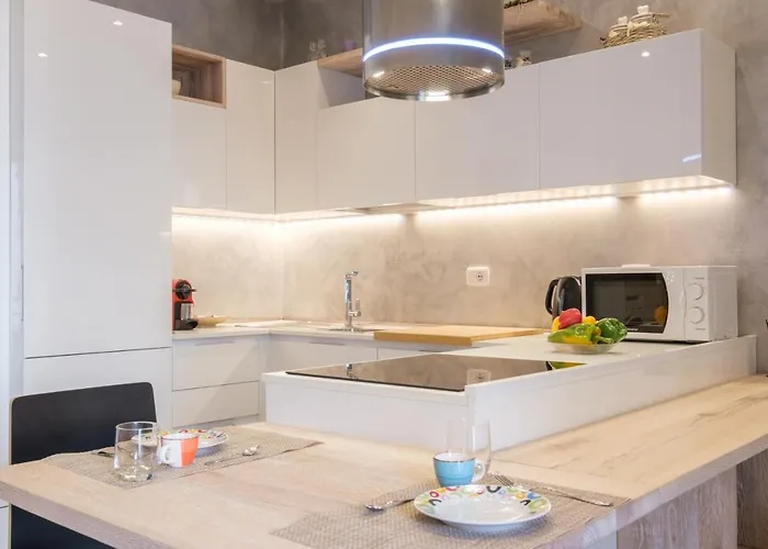 Cairoli 9 By * Bologna