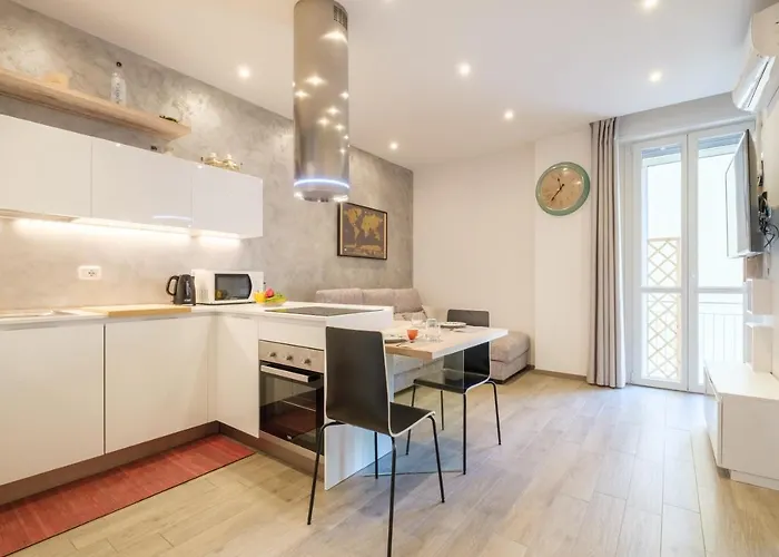 Cairoli 9 By 아파트